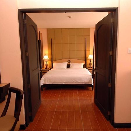 Planta Centro Bacolod Hotel & Residences Ngoại thất bức ảnh
