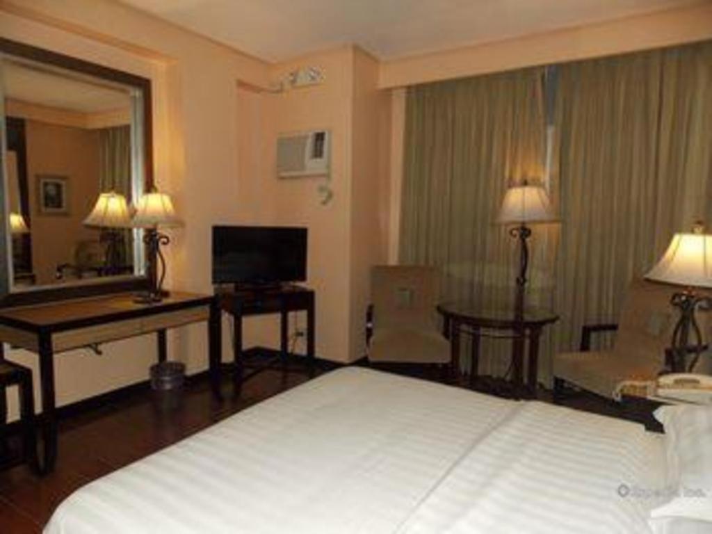 Planta Centro Bacolod Hotel & Residences Ngoại thất bức ảnh
