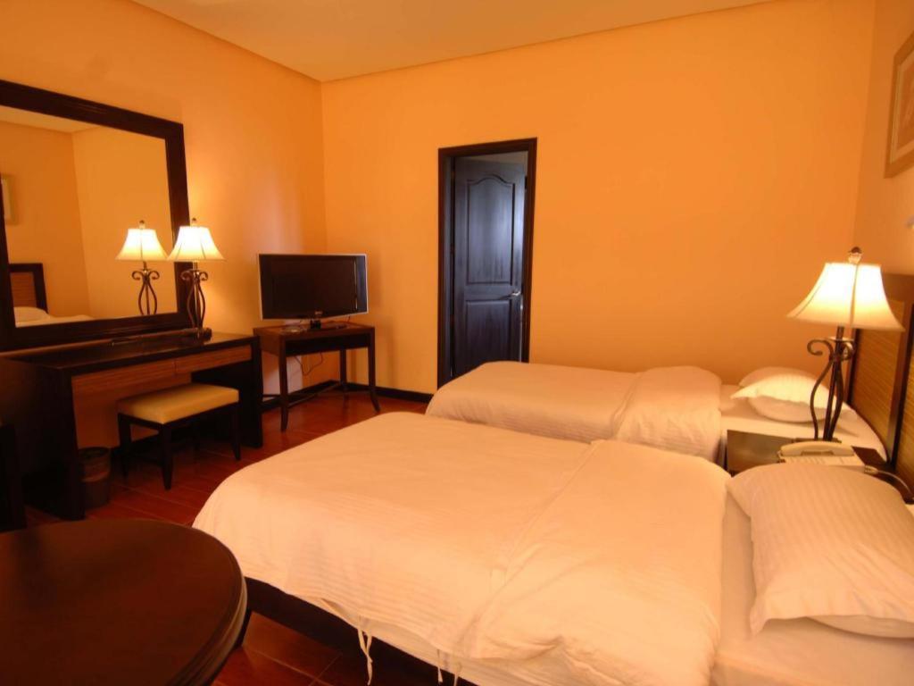 Planta Centro Bacolod Hotel & Residences Ngoại thất bức ảnh