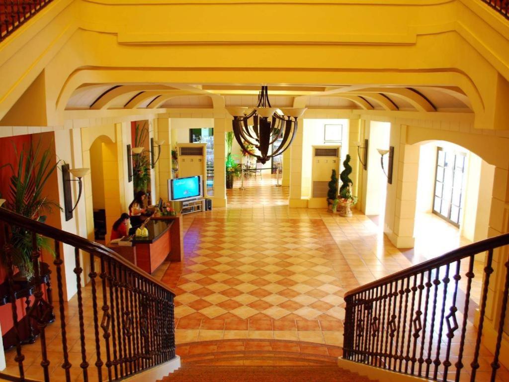 Planta Centro Bacolod Hotel & Residences Ngoại thất bức ảnh