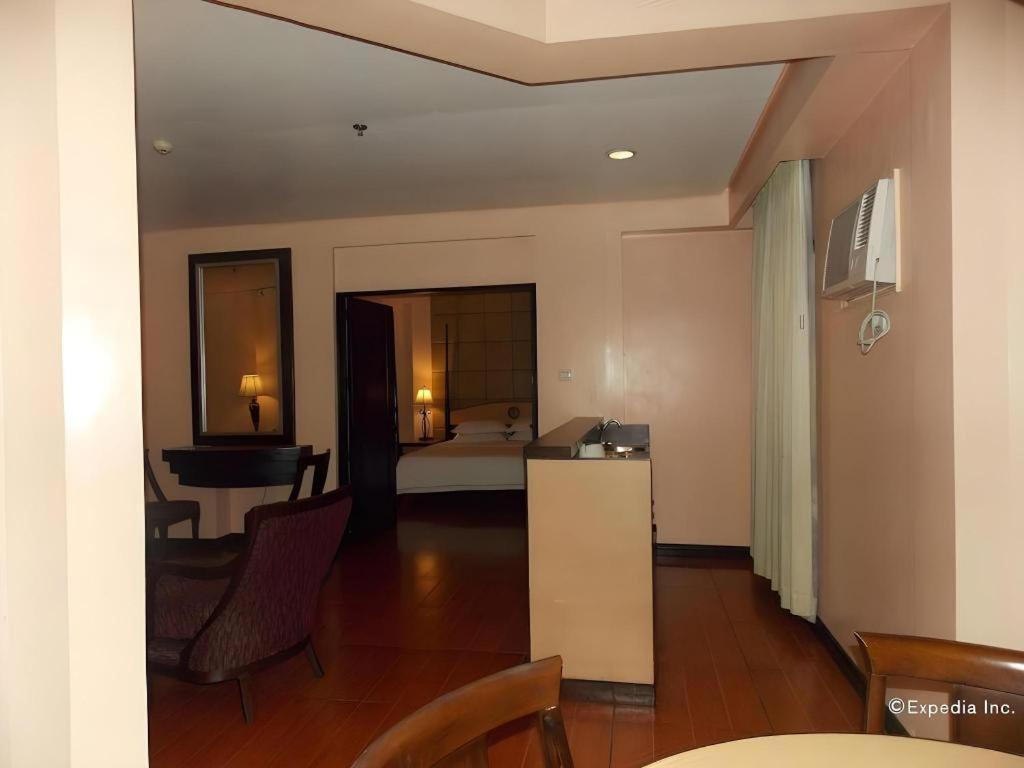 Planta Centro Bacolod Hotel & Residences Ngoại thất bức ảnh