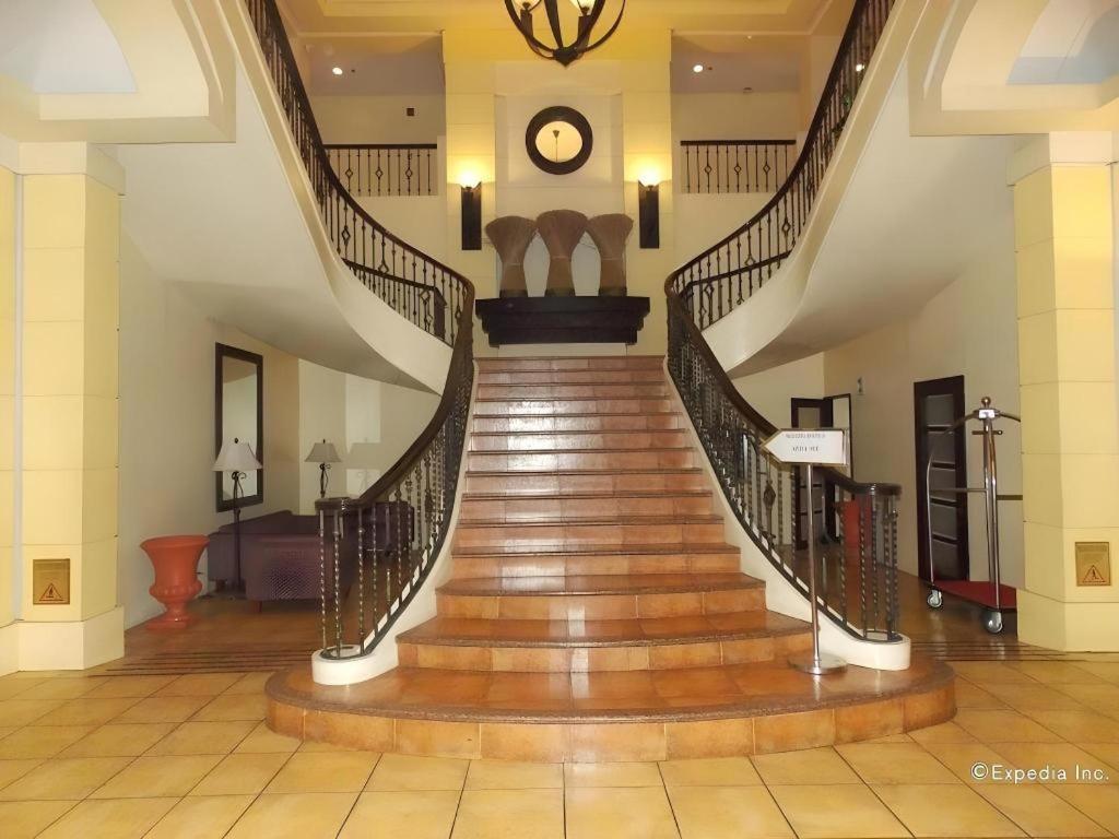 Planta Centro Bacolod Hotel & Residences Ngoại thất bức ảnh