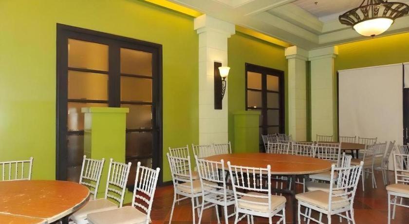 Planta Centro Bacolod Hotel & Residences Ngoại thất bức ảnh