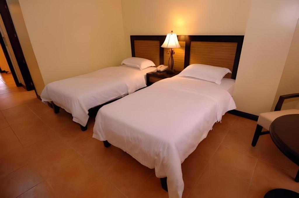 Planta Centro Bacolod Hotel & Residences Ngoại thất bức ảnh