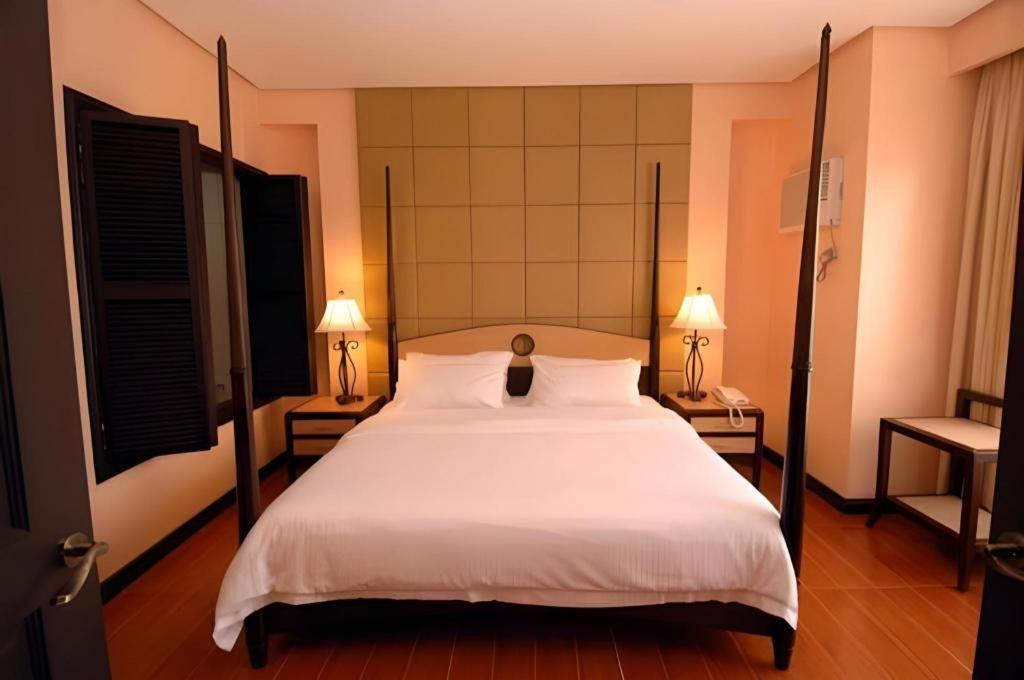Planta Centro Bacolod Hotel & Residences Ngoại thất bức ảnh